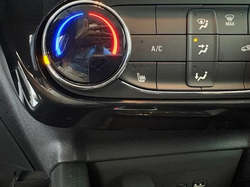Used 2024 Chevrolet TrailBlazer LT w/ LT Cold Weather Package AWD/4WD image 11