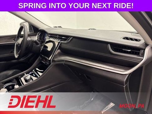 Certified 2023 Jeep Grand Cherokee L Limited w/ Black Appearance Package AWD/4WD image 19