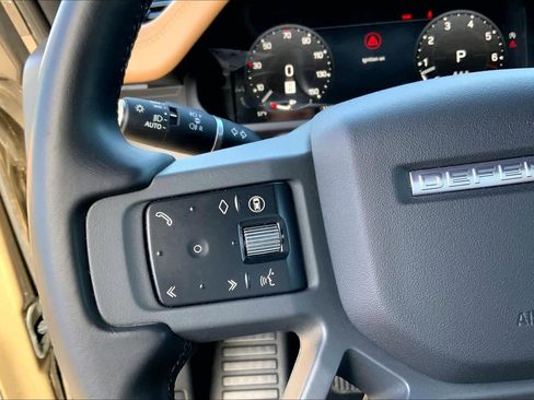 Used 2025 Land Rover Defender 110 X-Dynamic SE image 20