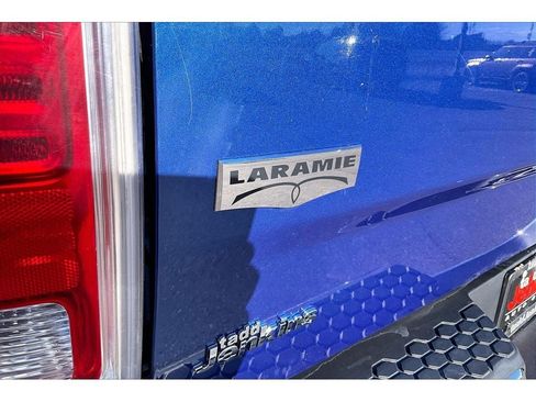 Used 2017 RAM 2500 Laramie image 9