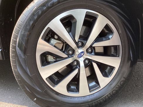 Used 2025 Subaru Outback Premium AWD/4WD image 5