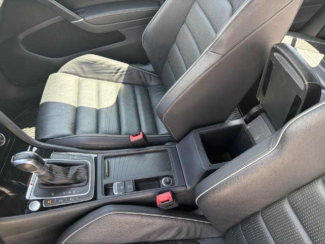 Used 2019 Volkswagen Golf R 4-Door AWD/4WD image 29