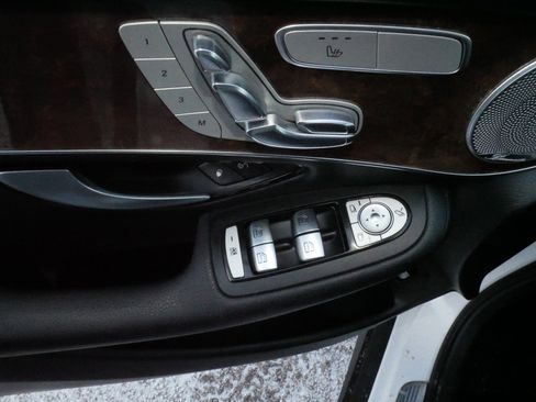 Used 2017 Mercedes-Benz GLC 300 4MATIC image 20