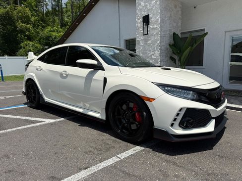 Used 2019 Honda Civic Type R image 17