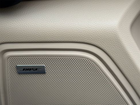 Used 2025 Porsche Macan image 21