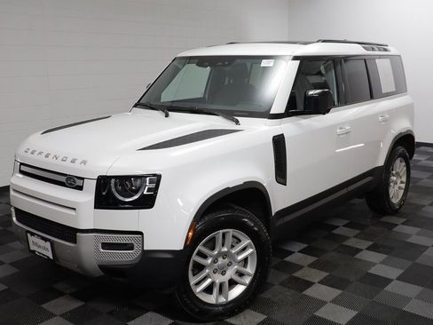 Used 2025 Land Rover Defender 110 S image 2