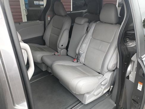 Used 2020 Toyota Sienna XLE FWD image 20