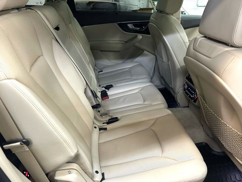 Used 2017 Audi Q7 3.0T Premium Plus image 21