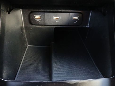 Used 2022 Kia Sorento S w/ Panoramic Sunroof Package FWD image 6