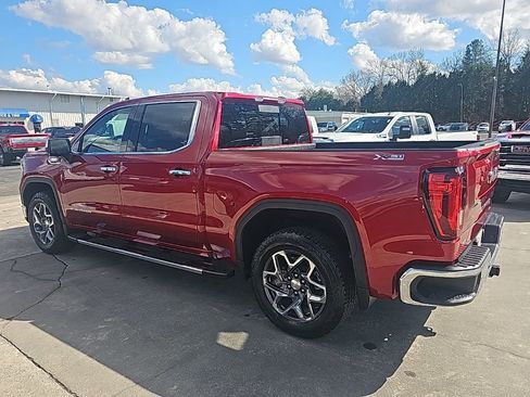 New 2026 GMC Sierra 1500 SLT image 4