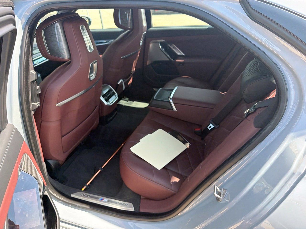 Used 2023 BMW 740i w/ Executive Package RWD image 2