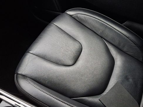 Used 2019 Ford Edge Titanium image 25