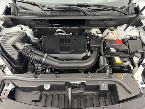 Certified 2023 GMC Acadia SLE image 12