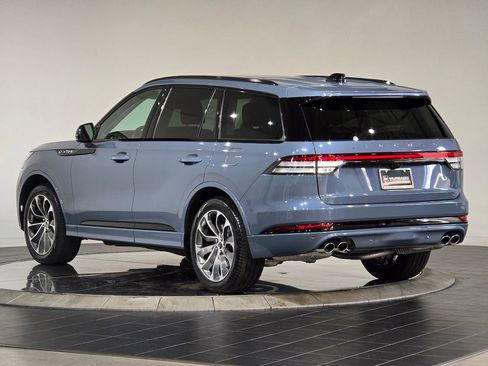 New 2025 Lincoln Aviator Premiere w/ Jet Appearance Package image 8