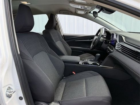 Used 2025 Toyota Camry LE image 29