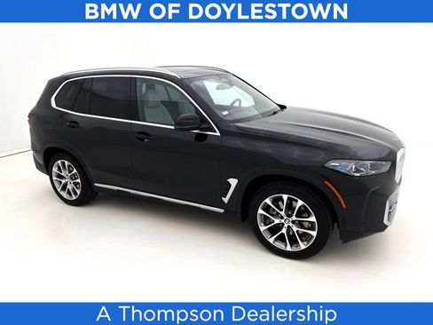 Certified 2026 BMW X5 xDrive40i w/ Premium Package AWD/4WD image 1