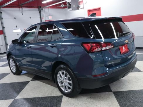 Used 2024 Chevrolet Equinox LS w/ LS Convenience Package FWD image 6