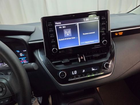 Used 2021 Toyota Corolla LE FWD image 27