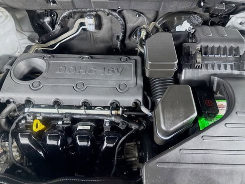 Used 2011 Hyundai Santa Fe GLS image 35