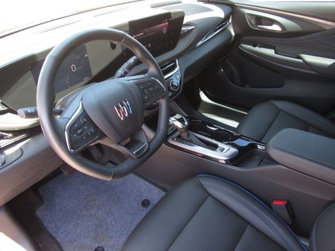 Used 2025 Buick Envista Sport Touring w/ Convenience I Package FWD image 16