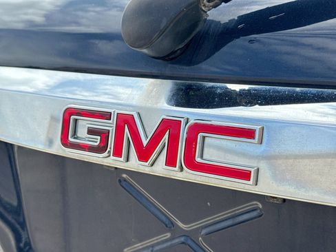 Used 2015 GMC Acadia SLE FWD image 11