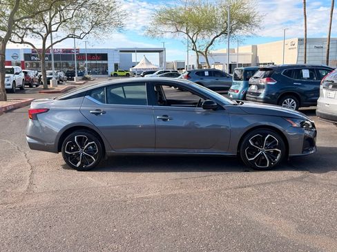 Certified 2025 Nissan Altima 2.5 SR AWD/4WD image 7