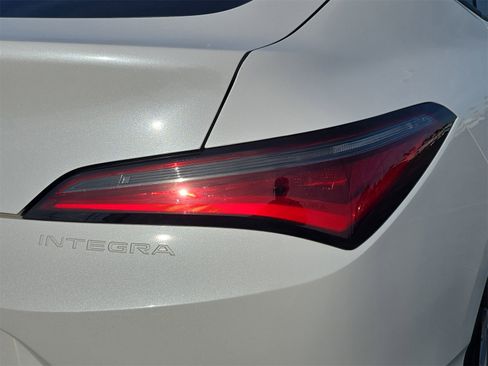 Used 2024 Acura Integra image 7
