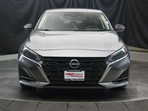 Used 2024 Nissan Altima 2.5 SV FWD image 4
