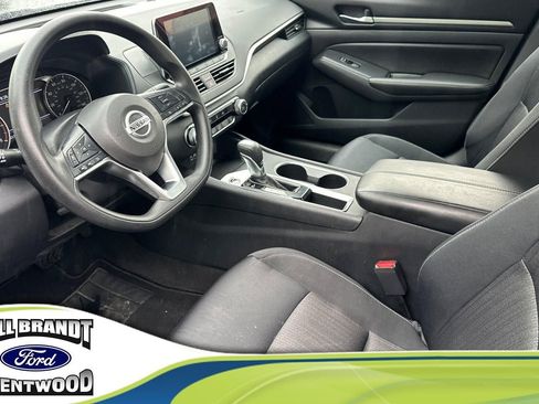 Used 2022 Nissan Altima 2.5 SV image 3