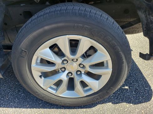 Used 2024 Chevrolet Silverado 1500 Custom image 32