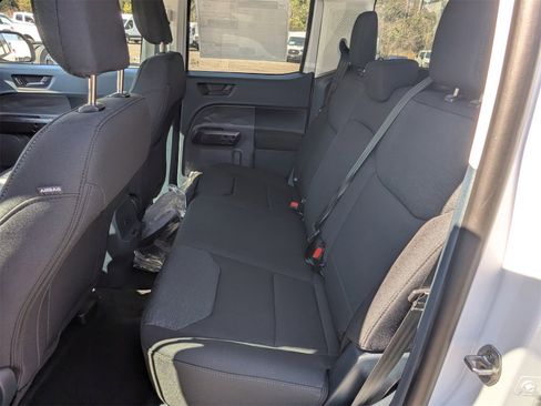 New 2026 Ford Maverick XL image 14