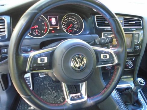 Used 2016 Volkswagen GTI SE w/ Driver Assistance Package image 12
