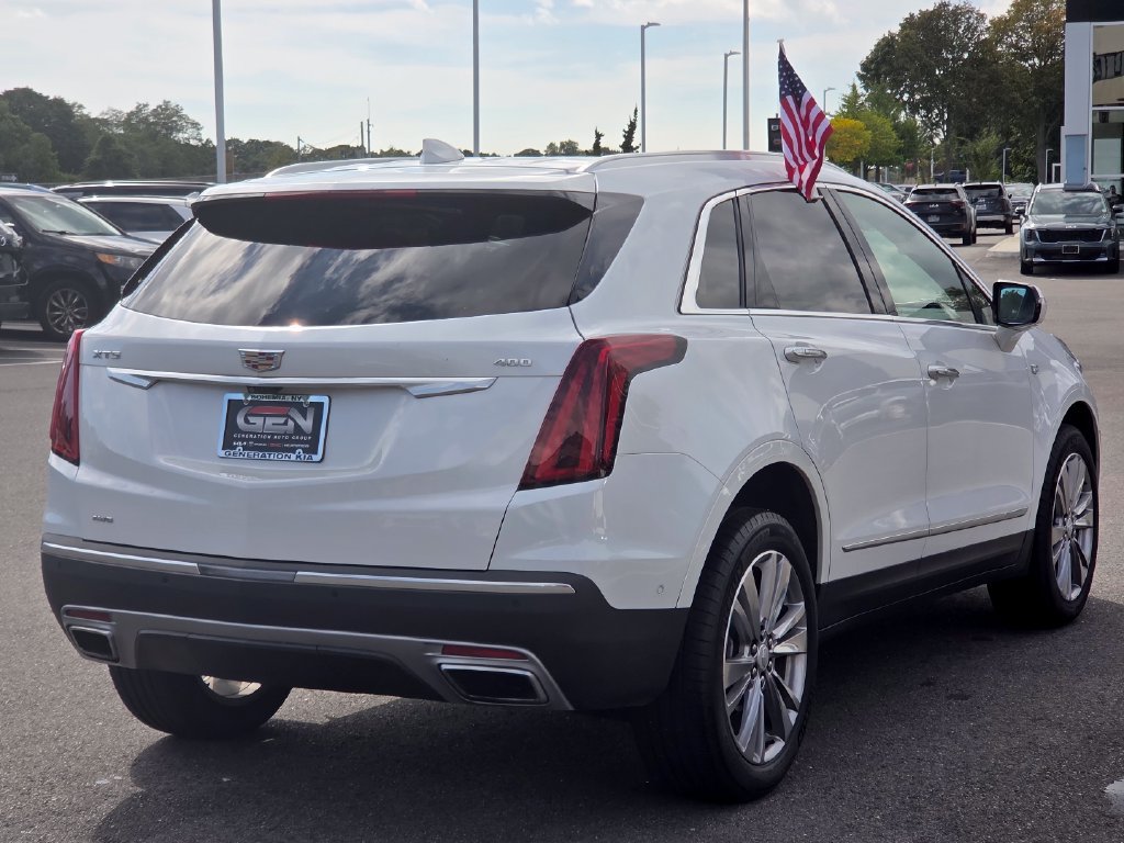 Used 2024 Cadillac XT5 Premium Luxury w/ Technology Package AWD/4WD image 4