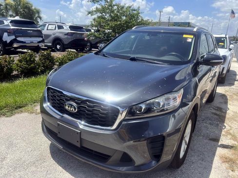 Used 2019 Kia Sorento AWD w/ LX Convenience Package image 2