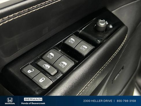 Used 2024 Jeep Wagoneer L Series II w/ Flexible Seating Group AWD/4WD image 18