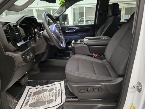 Used 2025 Chevrolet Silverado 2500 LT w/ Convenience Package image 21