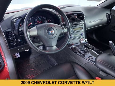 Used 2009 Chevrolet Corvette Coupe w/ Z51 Performance Package RWD image 2