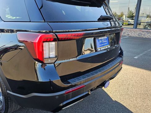 Used 2025 Ford Explorer ST-Line image 9