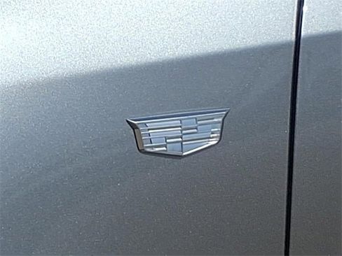 Used 2025 Cadillac XT4 Premium Luxury image 23