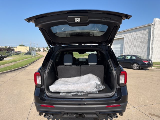 New 2027 Ford Explorer ST w/ ST Sinister Package AWD/4WD image 7