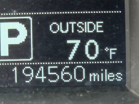 Used 2015 Toyota Highlander Plus FWD image 34