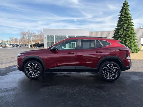 Used 2024 Chevrolet Trax RS w/ Sunroof Package image 4