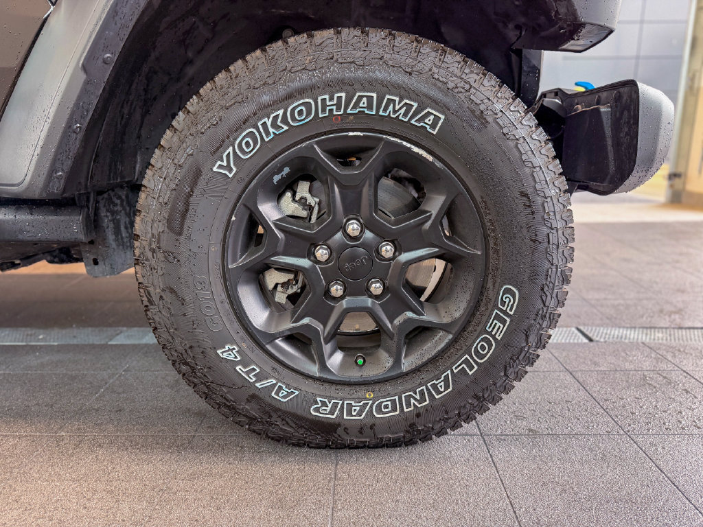 Used 2023 Jeep Wrangler Unlimited w/ Dual Top Group AWD/4WD image 31