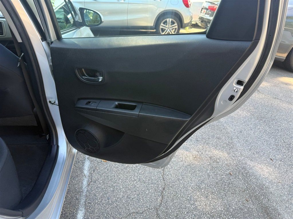 Used 2012 Toyota Yaris LE FWD image 19