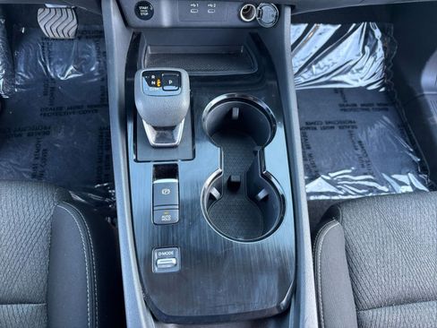 Used 2025 Nissan Rogue SV FWD image 43