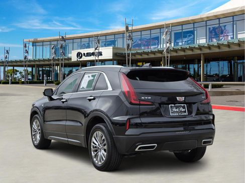 Used 2024 Cadillac XT4 Premium Luxury w/ Cold Weather Package image 4