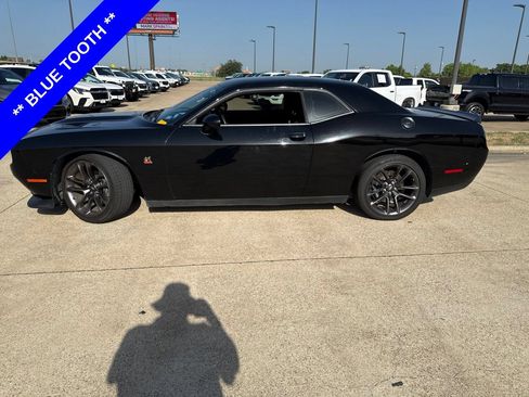 Used 2023 Dodge Challenger R/T Scat Pack RWD image 3