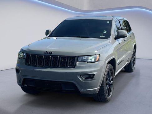 Used 2019 Jeep Grand Cherokee Altitude AWD/4WD image 1