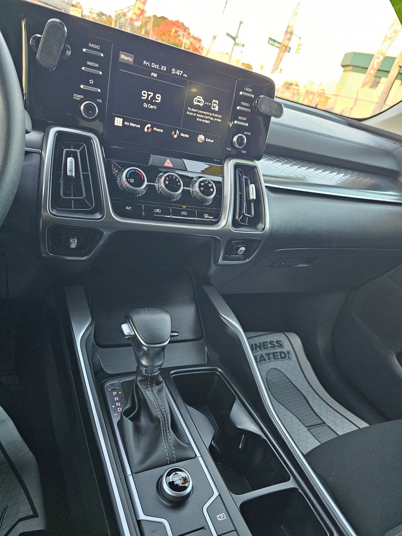 Used 2023 Kia Sorento LX FWD image 22