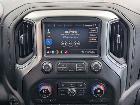Used 2020 Chevrolet Silverado 1500 RST AWD/4WD image 17